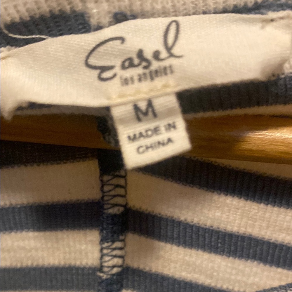 Easel Los Angeles Striped Long Sleeve Top Blue and White  Sz M - Picture 2 of 8